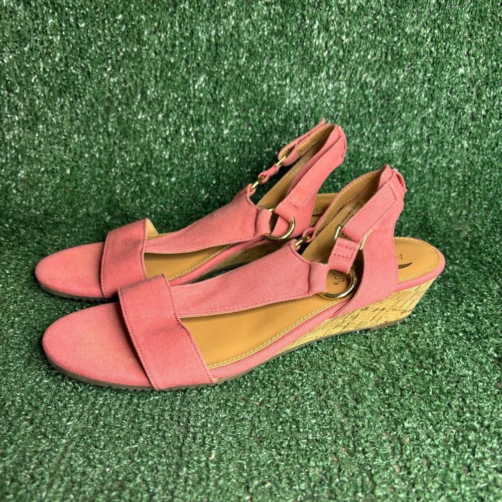 AEROSOLES item you